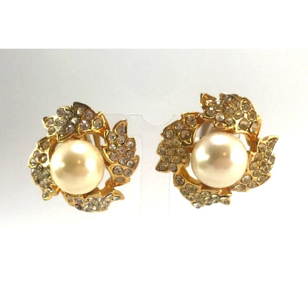 Vintage Gold Tone Faux Pearl Rhinestone Earrings in Flower/Leaf Design Clip On